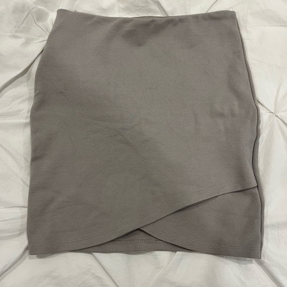 Beige aritzia bodycon mini skirt - Picture 1 of 3